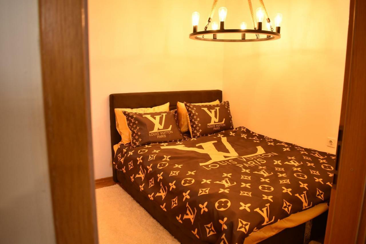 Naumovski Apartments Szkopje Kültér fotó